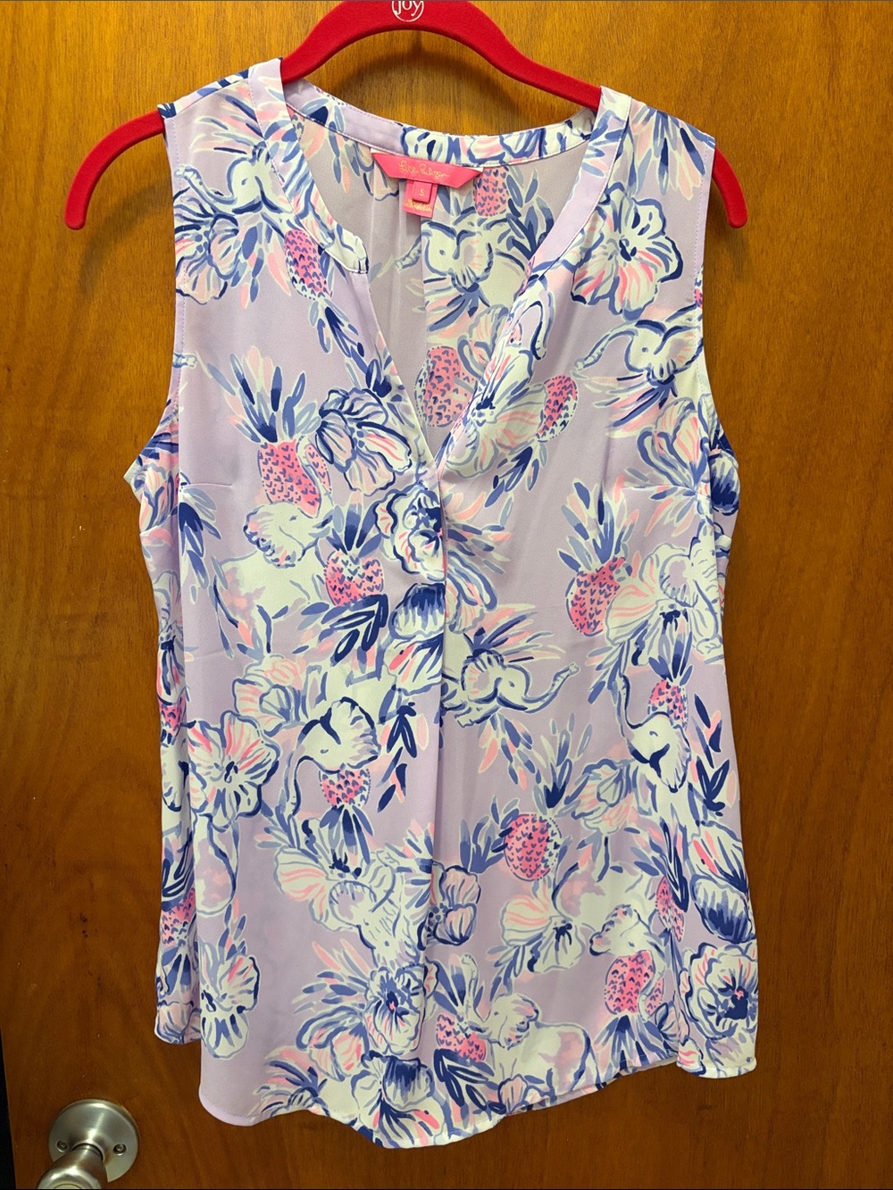 Lilly Pulitzer Lavender Floral V-Neck Sleeveless top